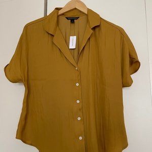 Banana Republic Resort Shirt, Golden Mustard Yellow, Size XS, Relaxed Fit, BNWT